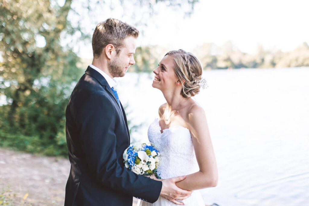 Hochzeitsfotografin_giessen_Paarshooting am Dutenhofener See